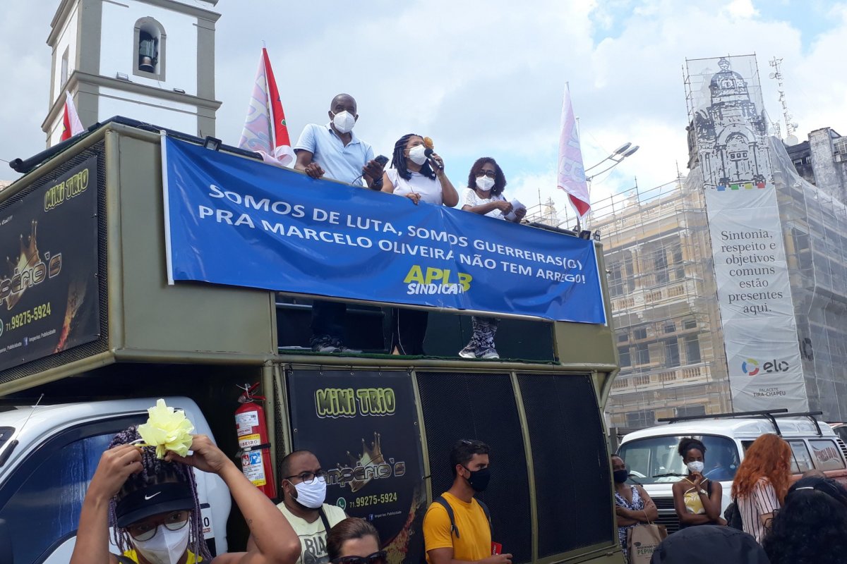 Professores da rede municipal fazem novo protesto em Salvador 