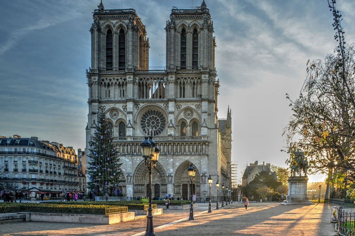 Promessas de doações à Notre-Dame chega a R$ 4 bilhões