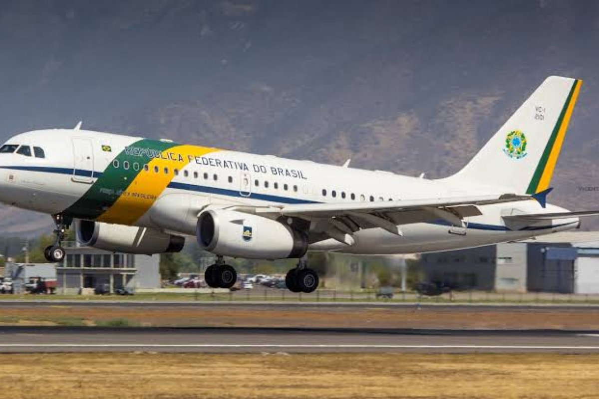Na Câmara, projeto regulamenta uso de aeronaves oficiais por autoridades  