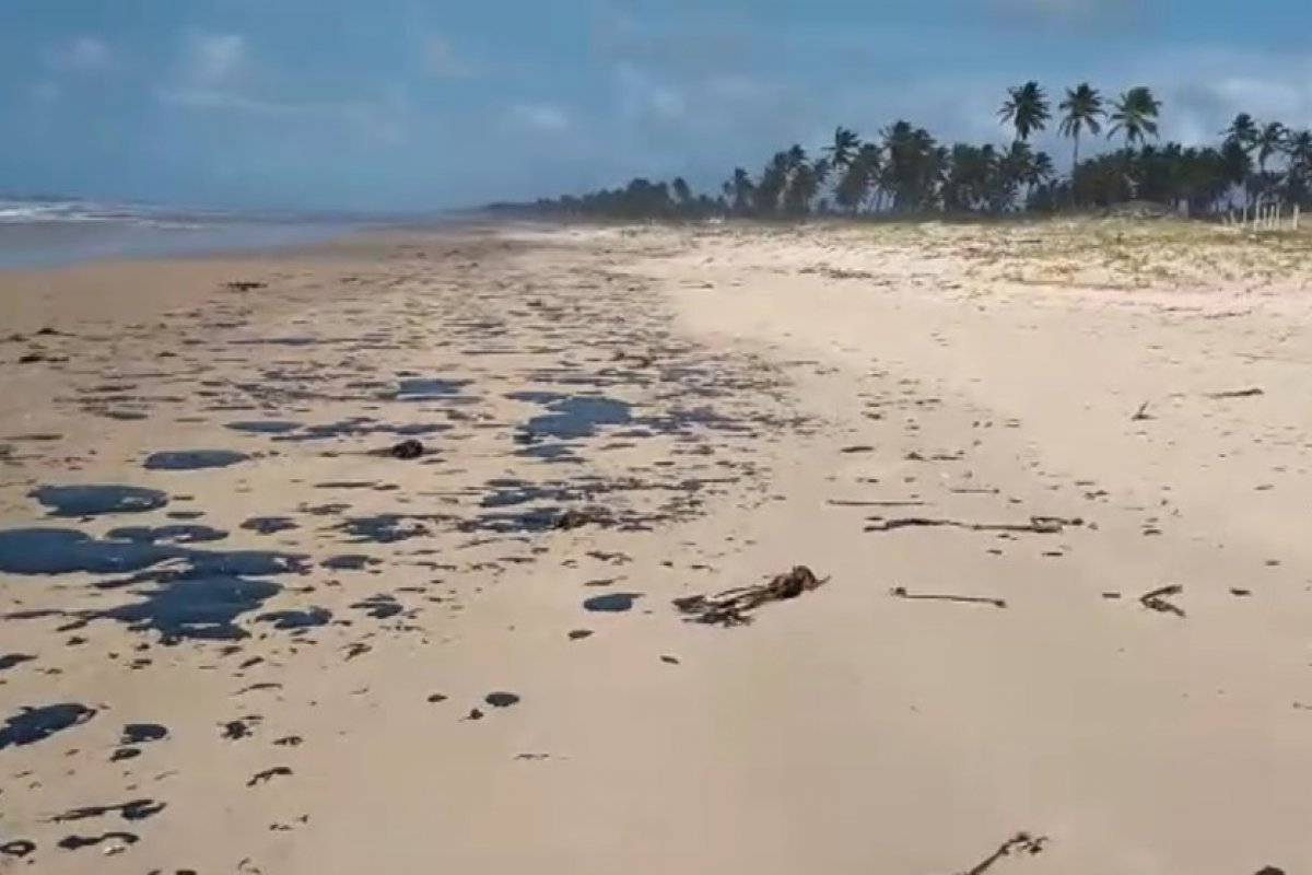 Manchas de petróleo não são registradas no litoral baiano