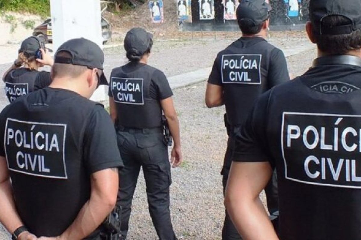 Homem é preso em flagrante após tentar estuprar mulher que ia para o trabalho