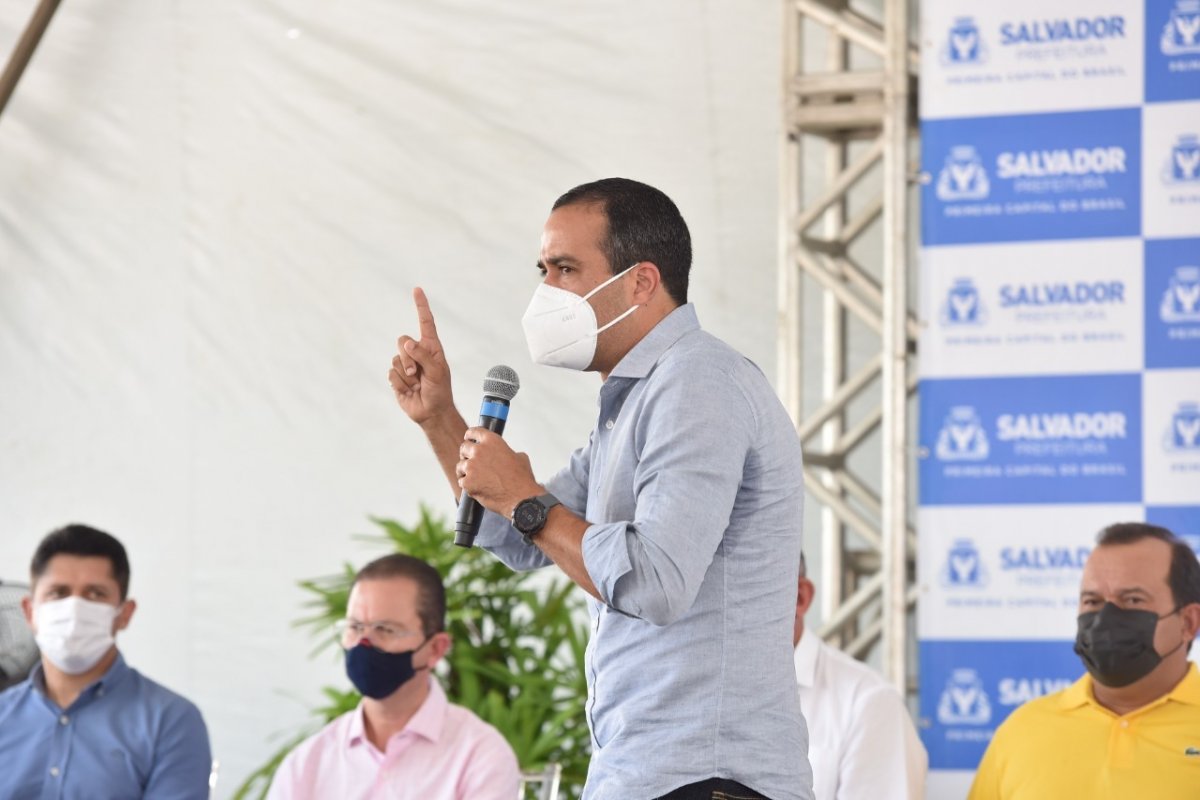 'Precisamos trazer nossos filhos para a escola', diz Bruno Reis após revelar que filhos não foram vacinados