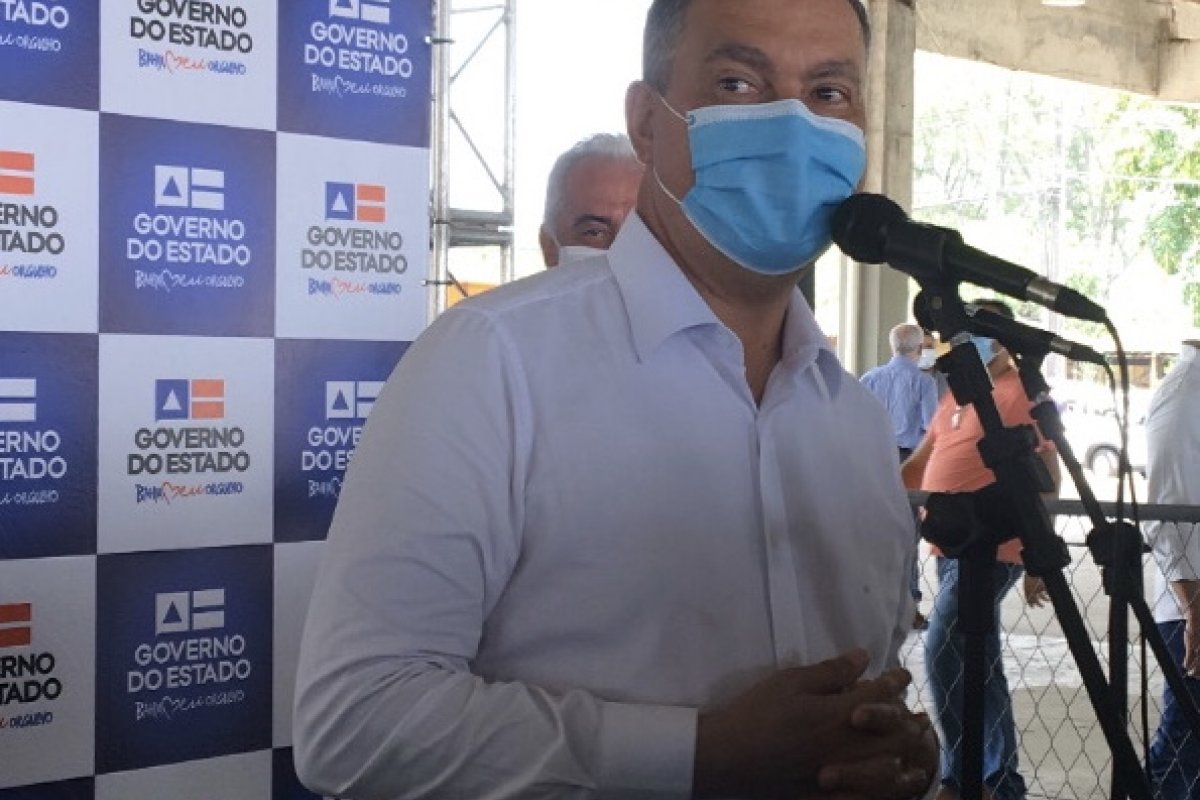 Rui Costa entrega ambulâncias e máquinas agrícolas para municípios do interior 