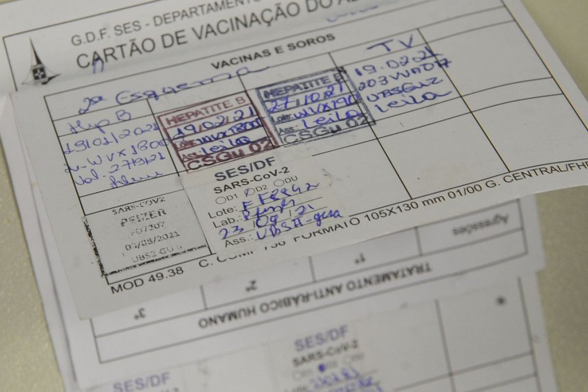 Covid-19: crianças terão que comprovar vacinação para entrar no Brasil