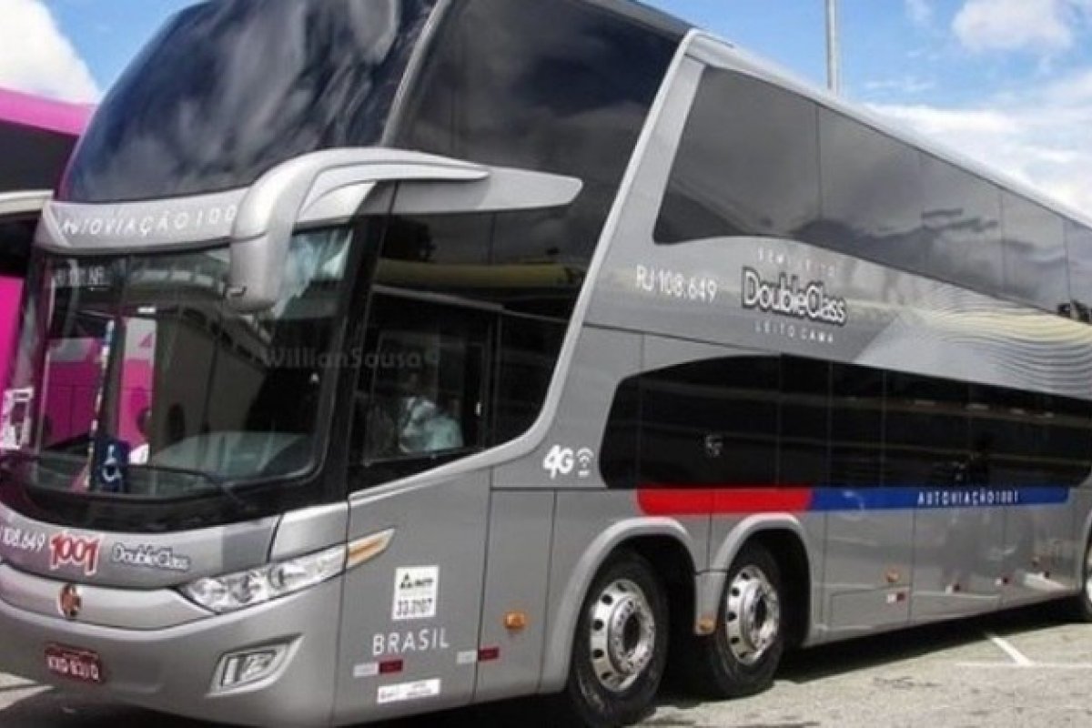 Empresa de ônibus é condenada por danos morais após passageiro peder enterro do pai