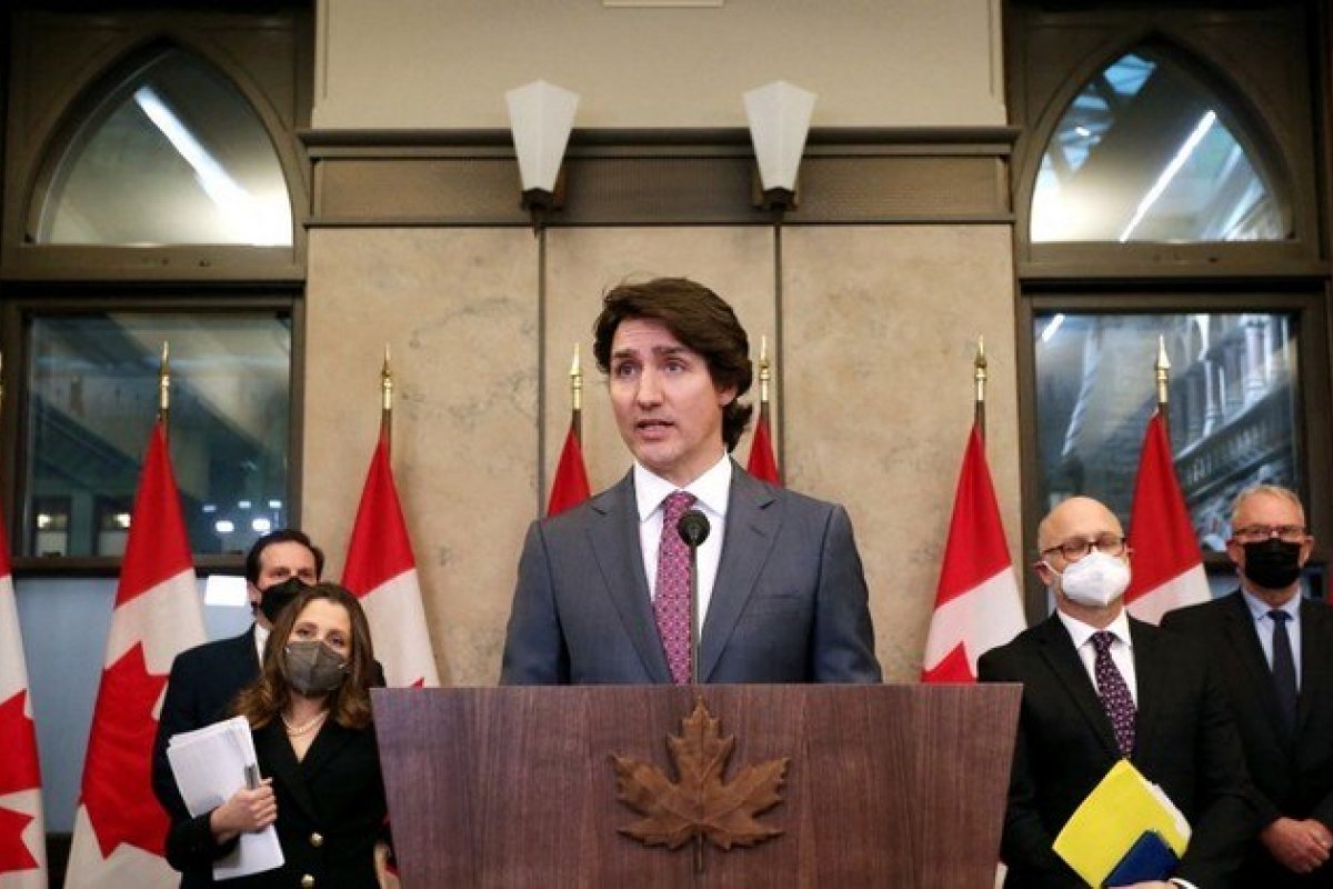 Premiê do Canadá convoca poderes de emergência para acabar com protestos pelo país
