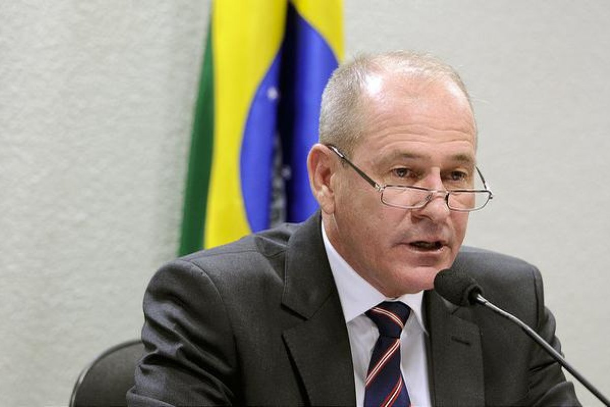 Ex-ministro de Bolsonaro, general Fernando Azevedo desiste de assumir cargo no TSE