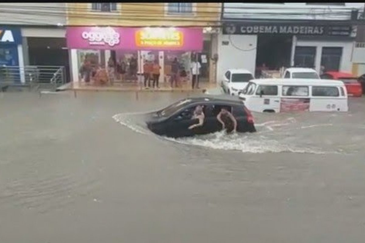 Governo chinês se solidariza com vítimas da chuva em Petrópolis