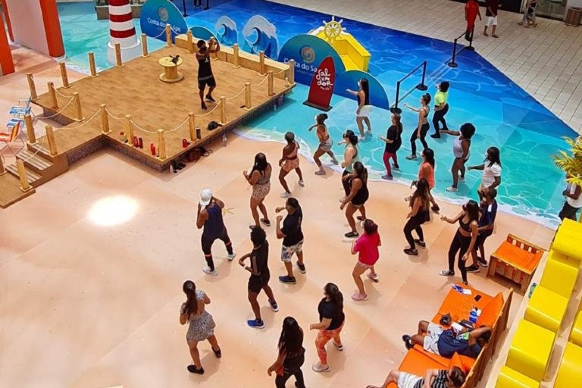 Aulões de dança e bike animam Viva Verão Paralela  