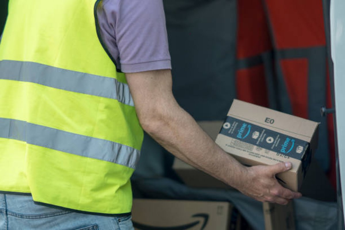 Entregadores da Amazon reclamam de serem coagidos a fazer ‘dancinhas’ para o TikTok