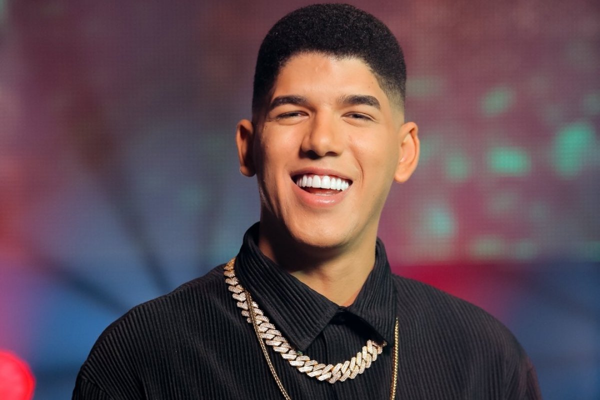 Zé Vaqueiro lança single "Adivinha Aí" nas plataformas digitais