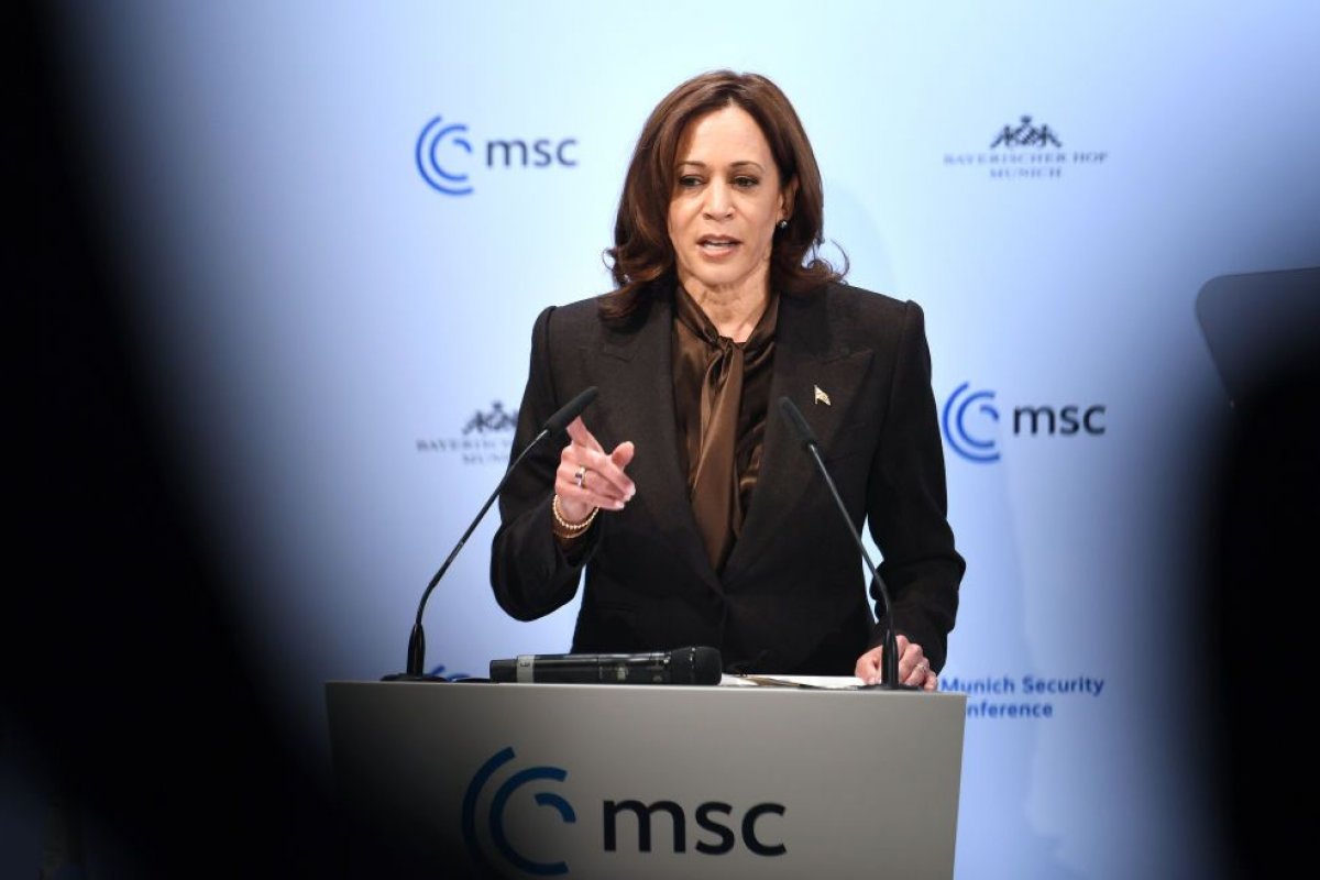 'Vamos impor sanções sem precedentes', diz Kamala Harris sobre possibilidade de invasão à Ucrânia 