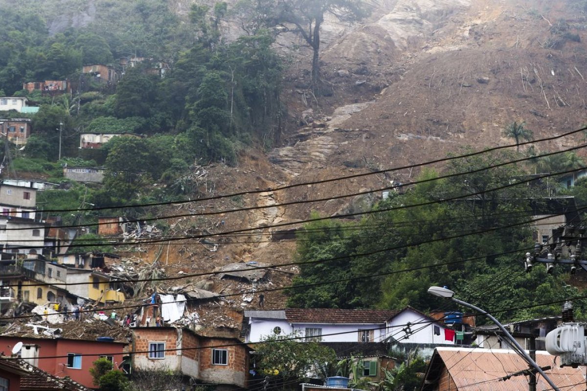EUA anunciam doação de R$ 520 mil para famílias atingidas por chuvas em Petrópolis 