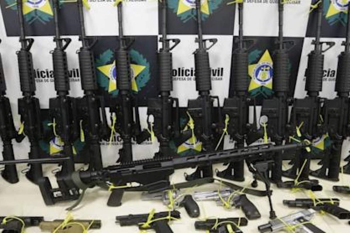 Registro de novas armas cresce mais de 300% no Brasil