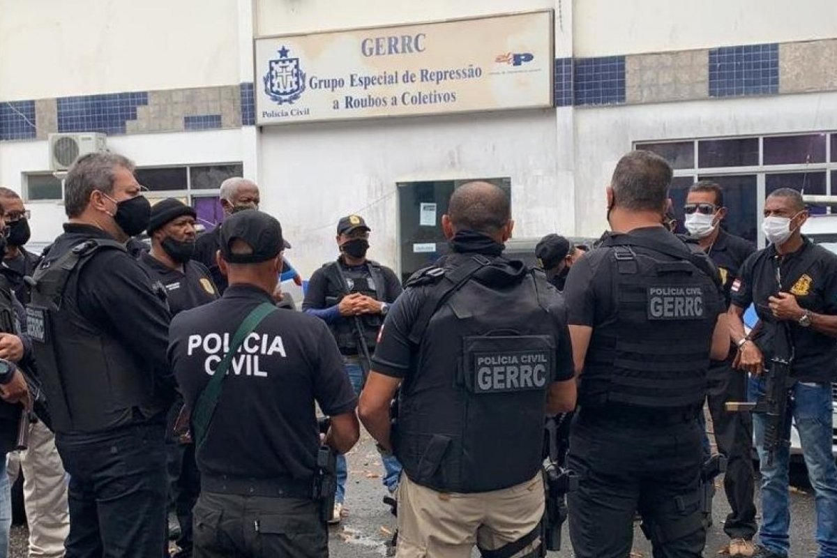 PM prende quatro assaltantes de coletivos em 24 horas