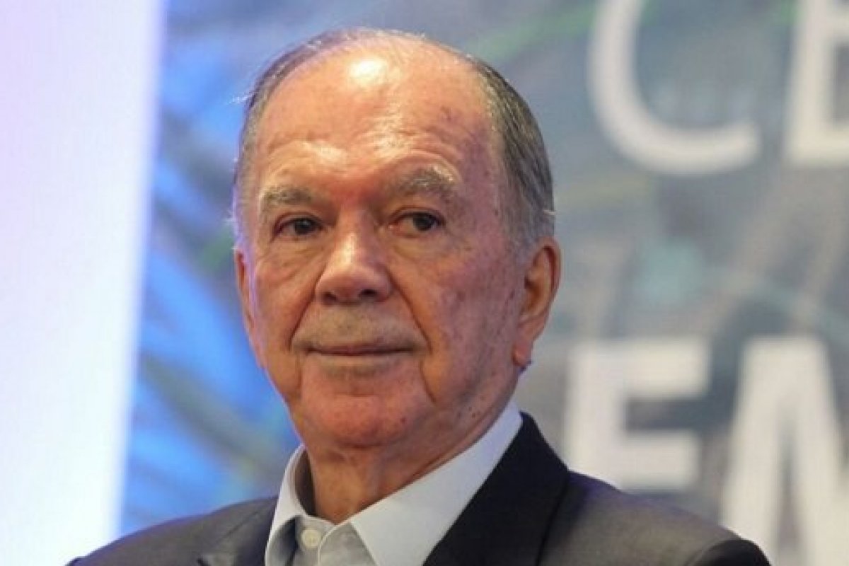 Enfim,  a almofada do trono! 
