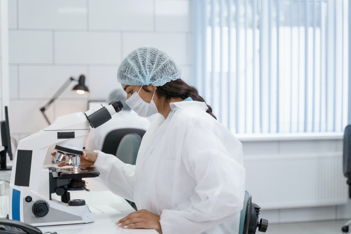 Vacina da GSK e Sanofi apresenta 100% de eficácia contra a Covid-19