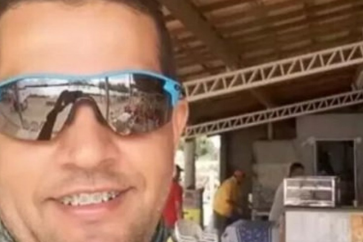 Jovem sofre traumatismo craniano após levar soco do pai