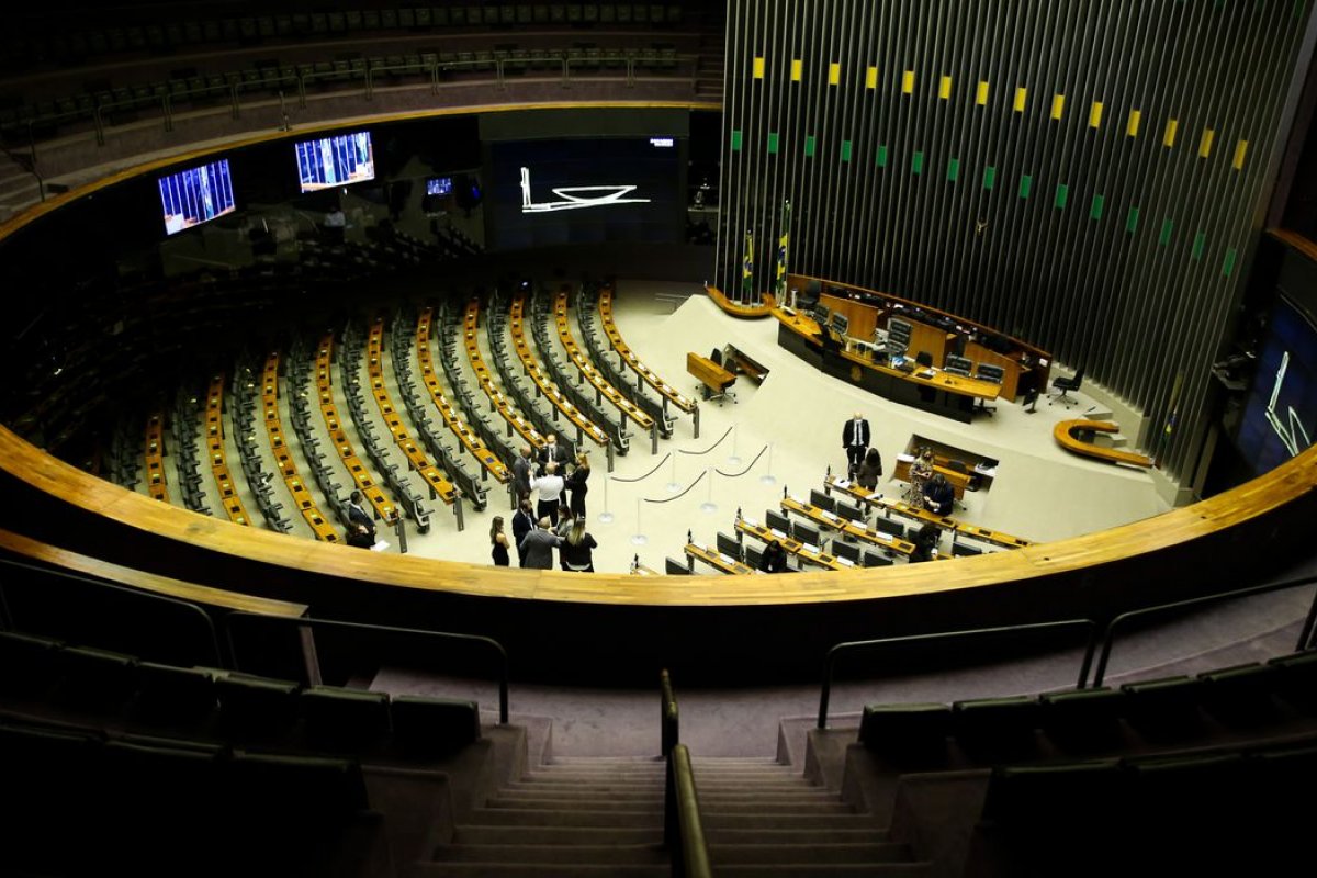 Câmara vota projeto que modifica critérios de renda para benefício social