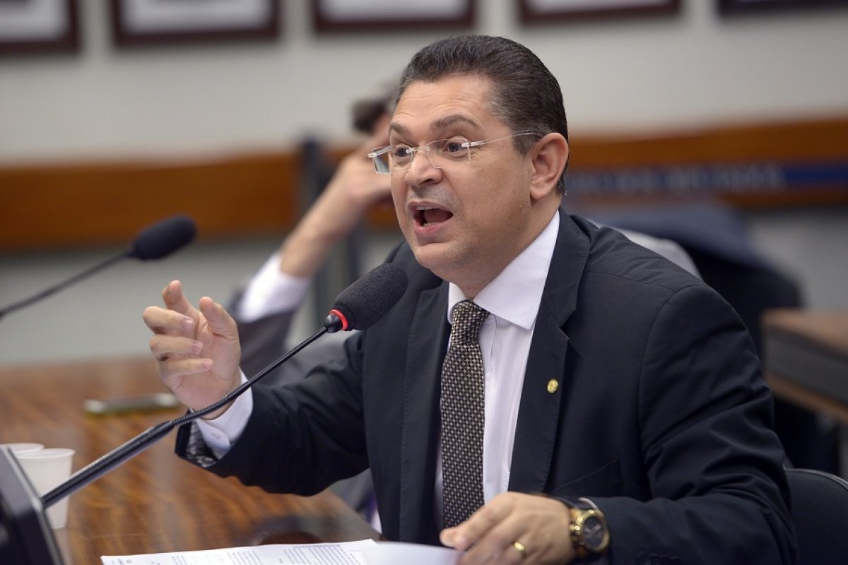 Em nota, bancada evangélica diz respeitar "soberania de ambos países" envolvidos em conflito