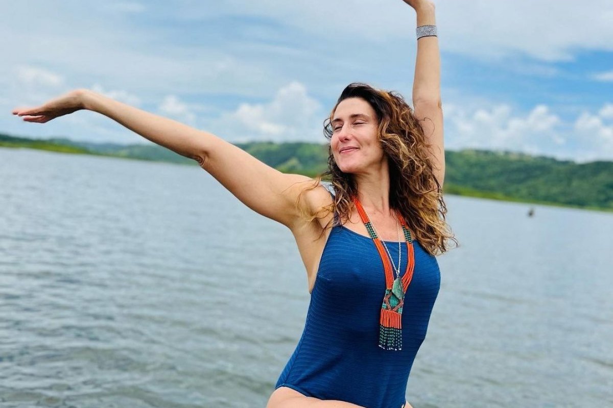 Solteira, Paola Carosella curte viagem a Bahia 