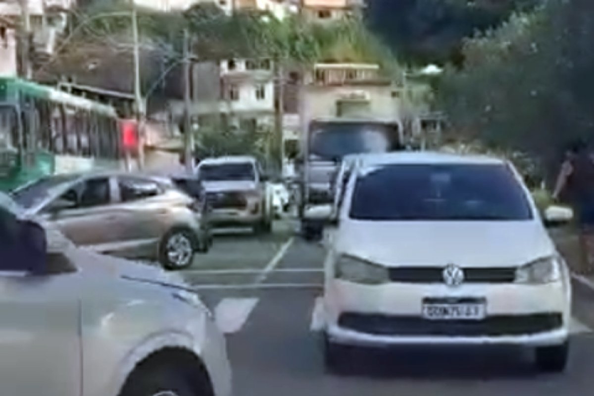 Vídeo: Troca de tiros entre facções assusta motoristas no Dique do Tororó, em Salvador