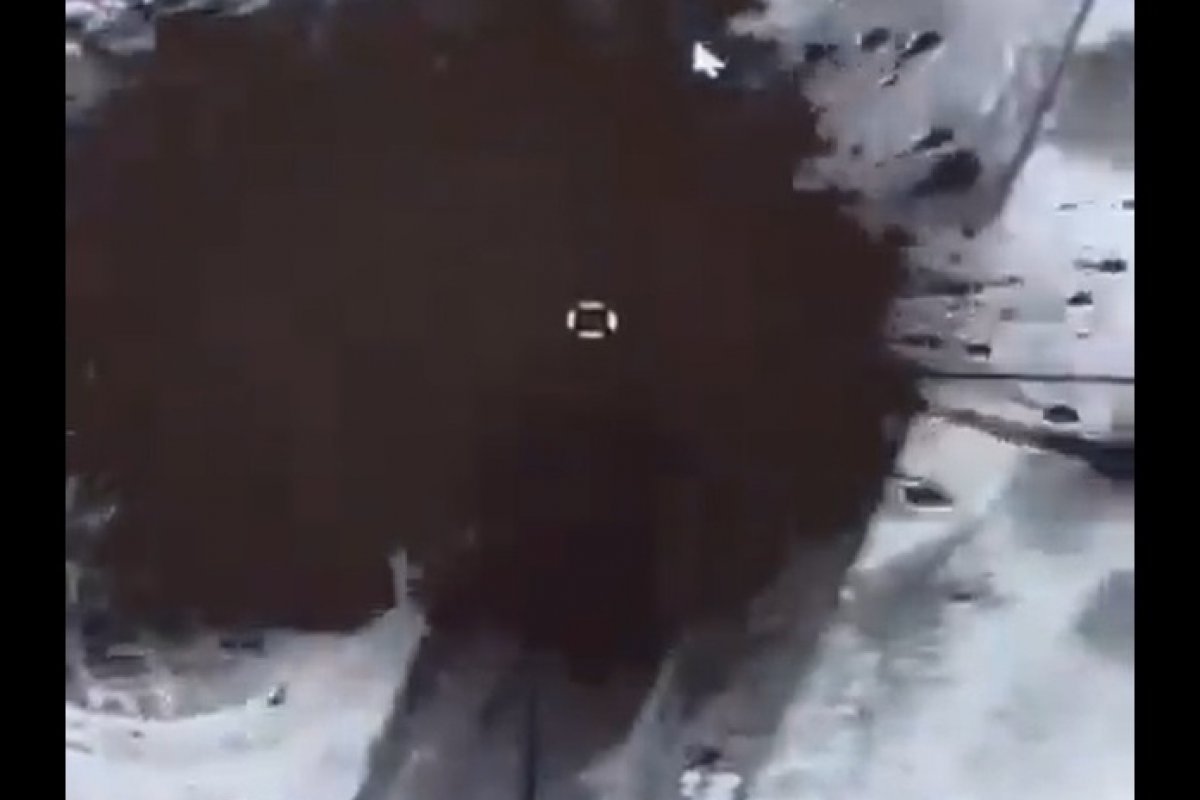 Vídeo: forças ucranianas atacam comboios russos com míssel em drone