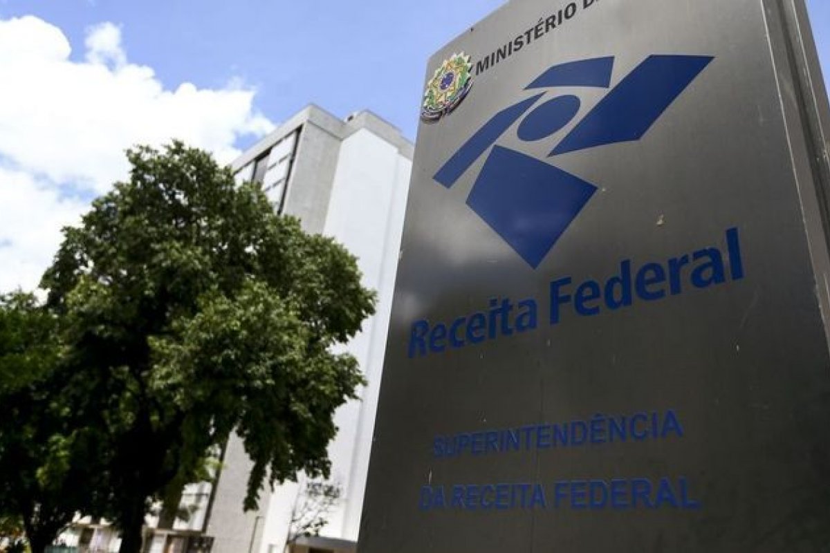 Empresas têm até esta segunda-feira (28) para enviar informes para o IR 2022