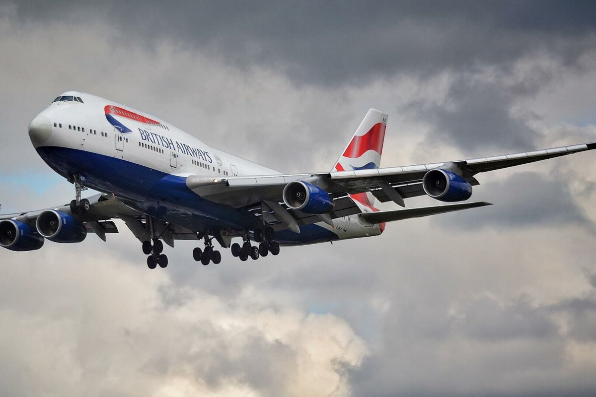 Em resposta à UE, Rússia restringe voos de companhias aéreas de 36 países