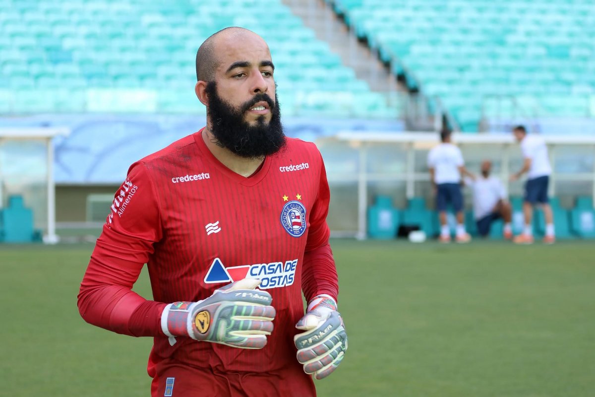 Após ataque, goleiro Danilo Fernandes tem zona de fragilidade detectada próxima à retina