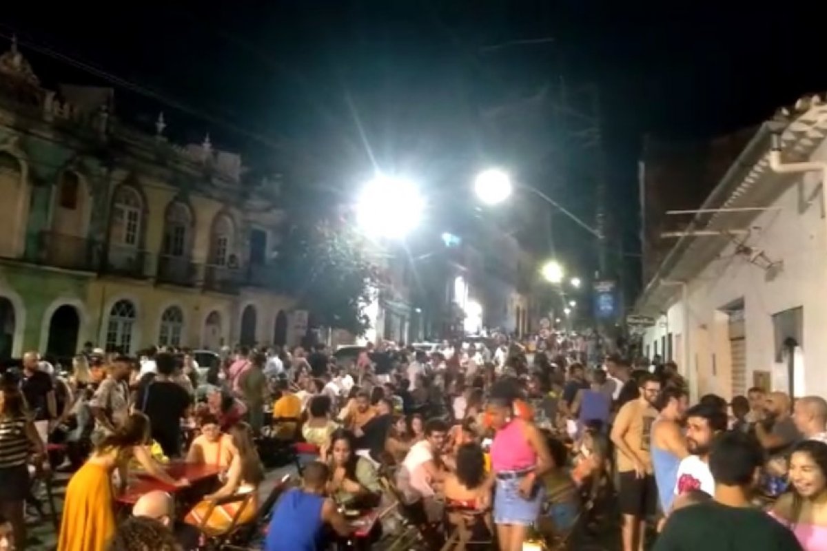 Terça de Carnaval gera aglomerações no Santo Antônio Além do Carmo 