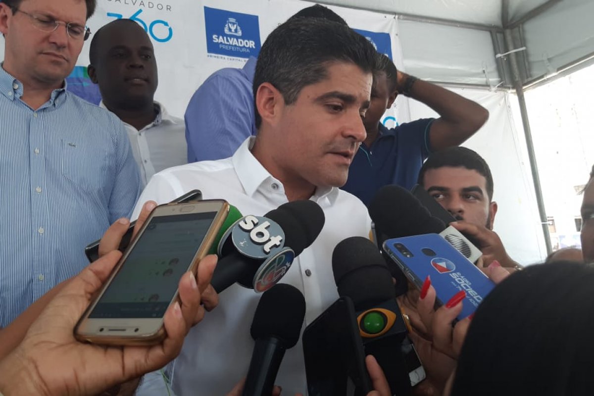 "Fusão agora é confusão", afirma Neto. 
