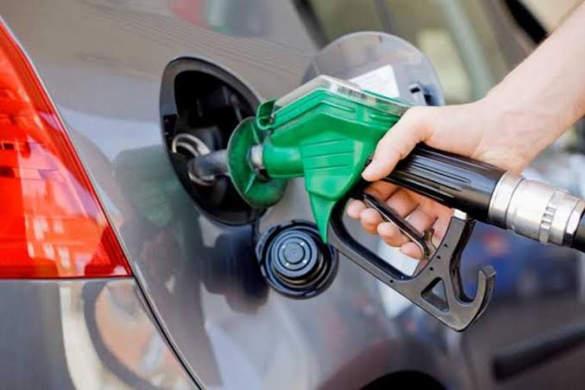 Preço da gasolina recua apenas 0,4% em fevereiro