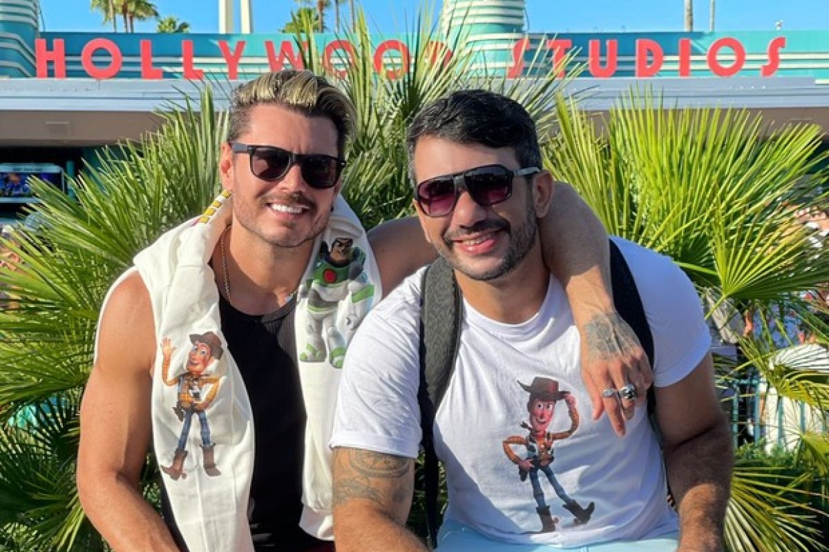 Apresentador baiano curte a Disney com o namorado!  