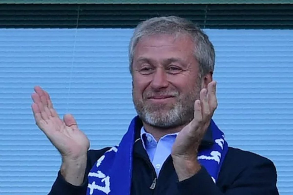 Abramovich anuncia venda do Chelsea: “Me dói me separar do clube dessa maneira”