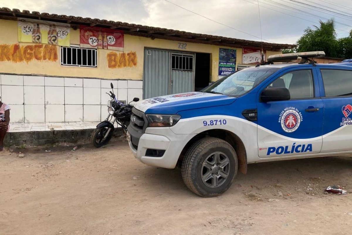 Jovem é morta a tiros em bar de Teixeira de Freitas, no sul da Bahia