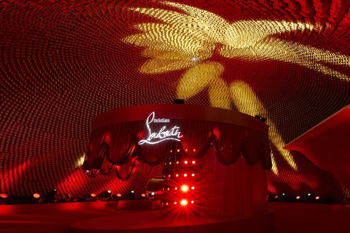 Christian Louboutin apresenta 'The Loubi Show' durante a Semana de Moda de Paris 