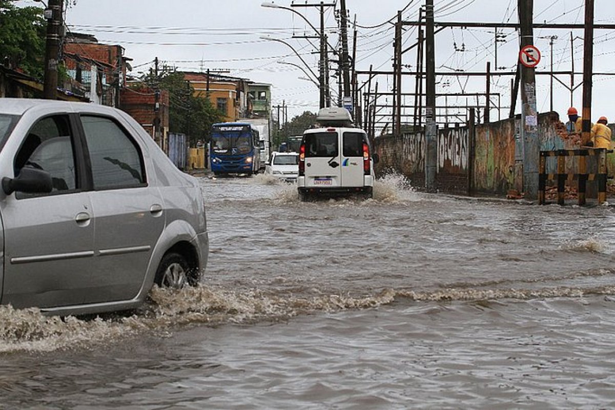 Chuvas provocam 275 ocorrências em Salvador, alerta Codesal