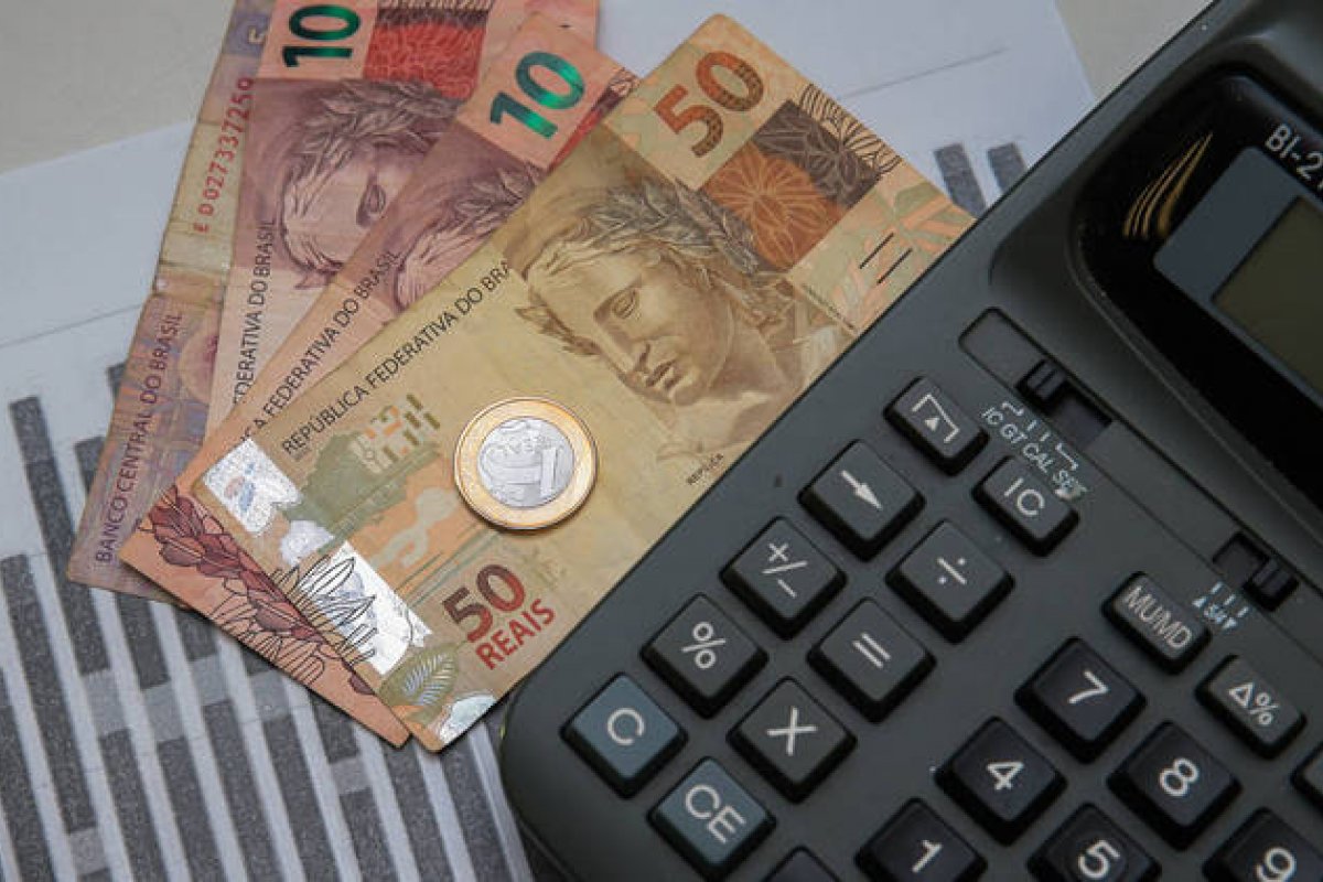 PIB do Brasil cresce 4,6% em 2021, mas fica abaixo da média mundial