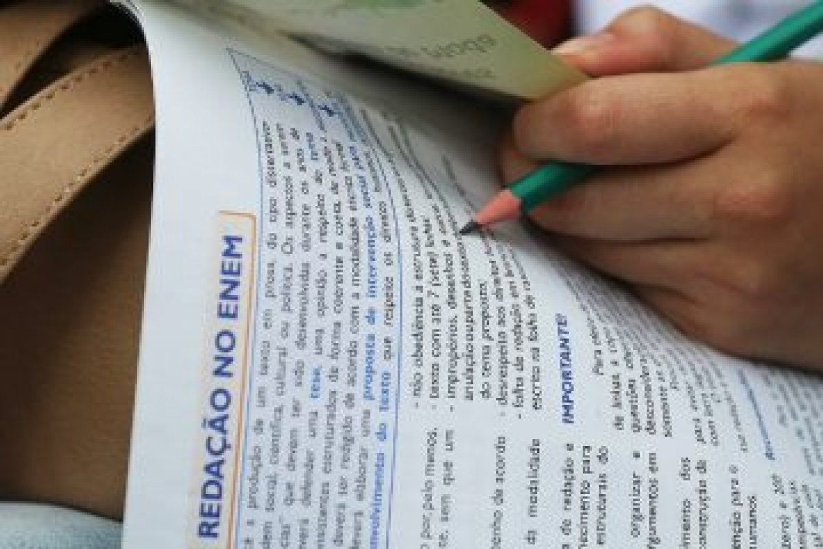 Instituição de ensino oferece oficina gratuita de redação em Salvador 
