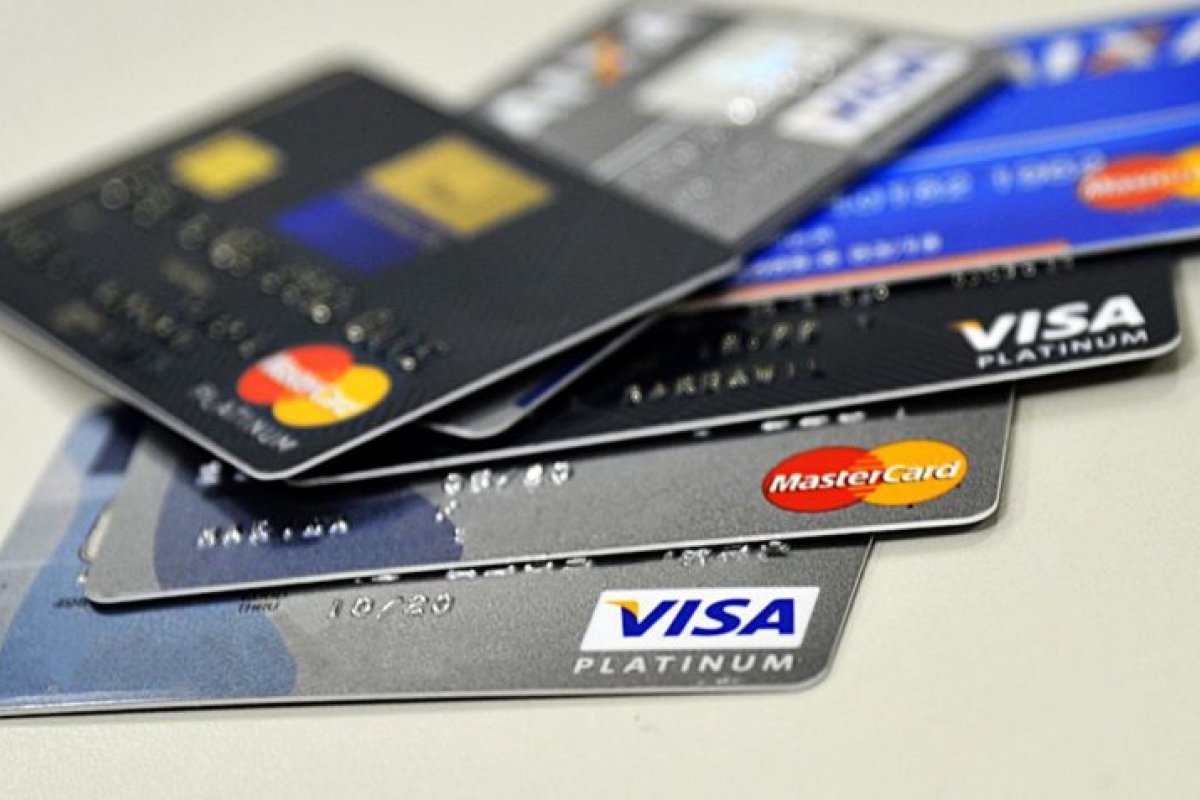 Visa e Mastercard suspendem operações na Rússia