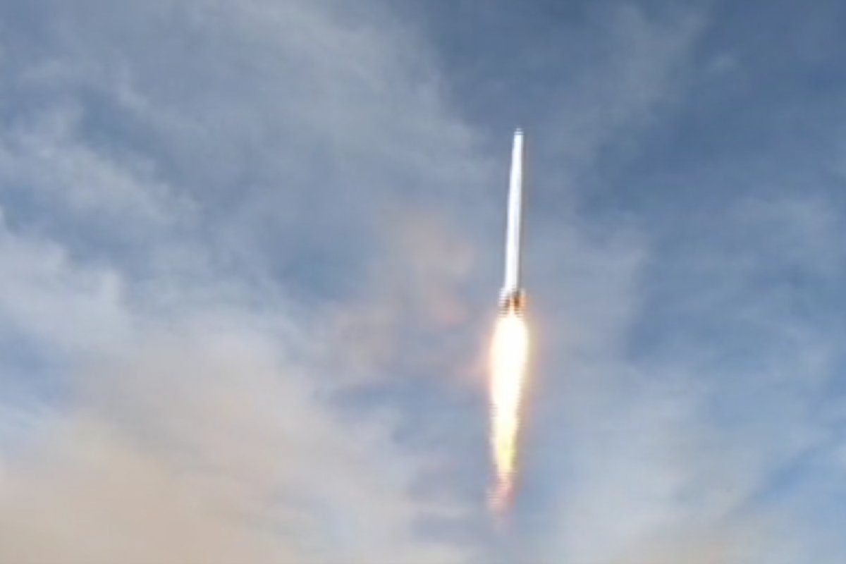Irã coloca segundo satélite militar em órbita, diz agência