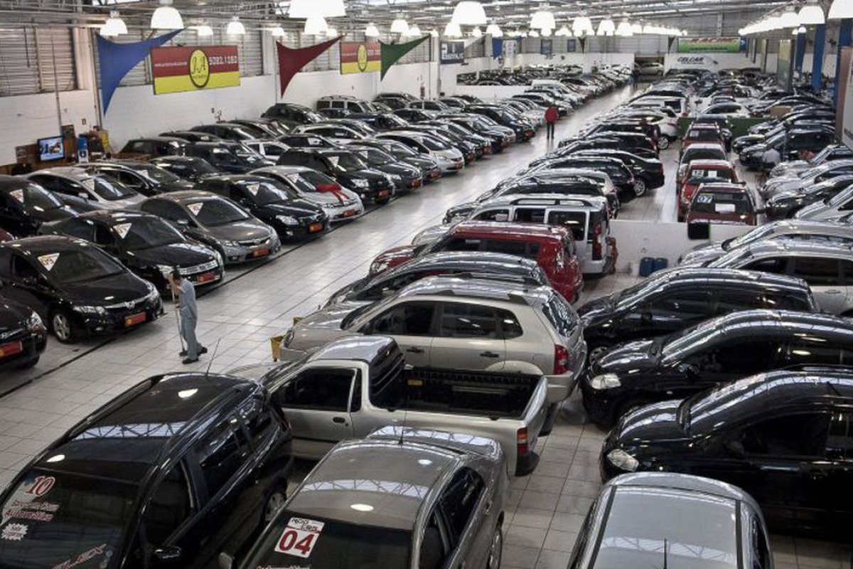 Produção de veículos apresenta queda de 15,8% em fevereiro