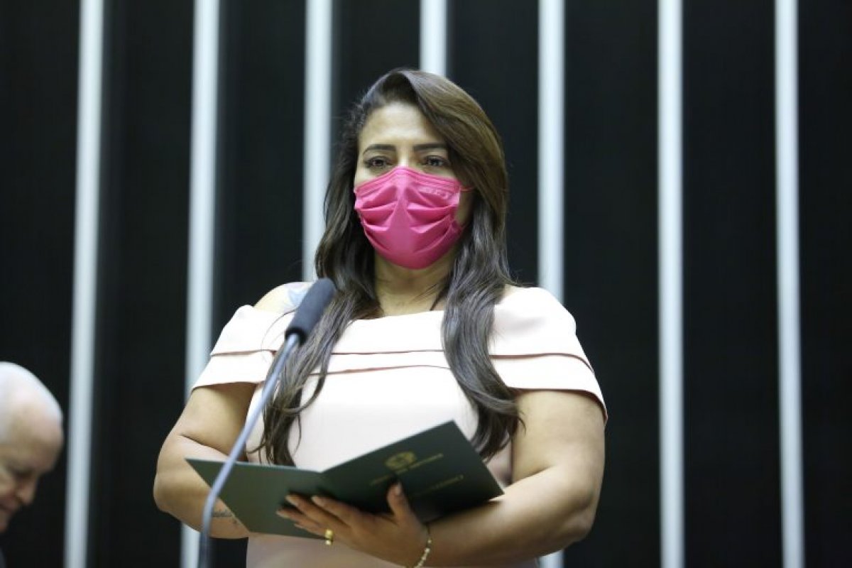 Projeto da Câmara altera regra sobre contratação de vítimas de violência doméstica em licitações públicas