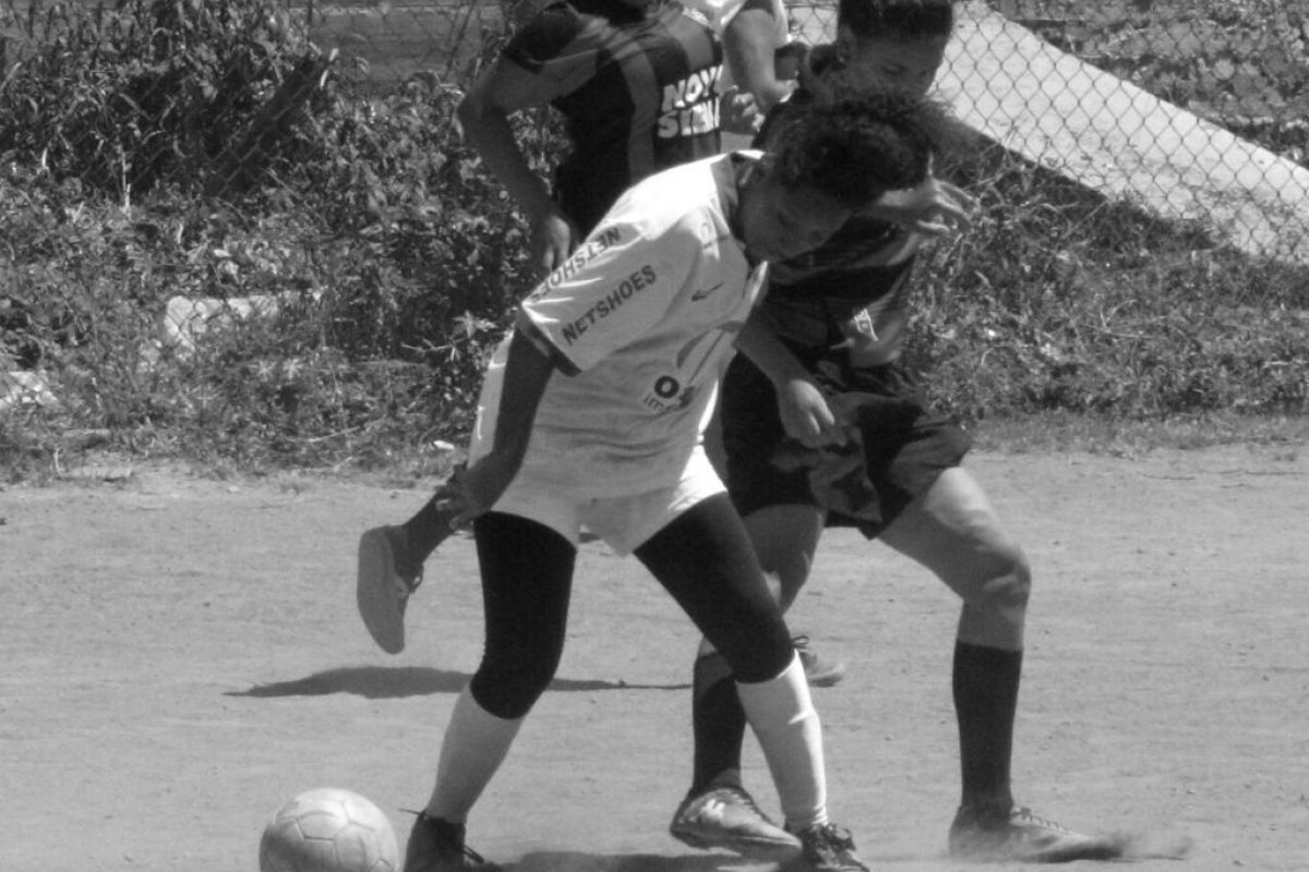 Machismo ainda trava desenvolvimento do futebol feminino no Brasil