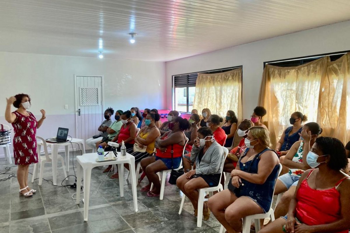 Cidade da Luz discutiu os múltiplos papéis da mulher em palestra aberta ao público     