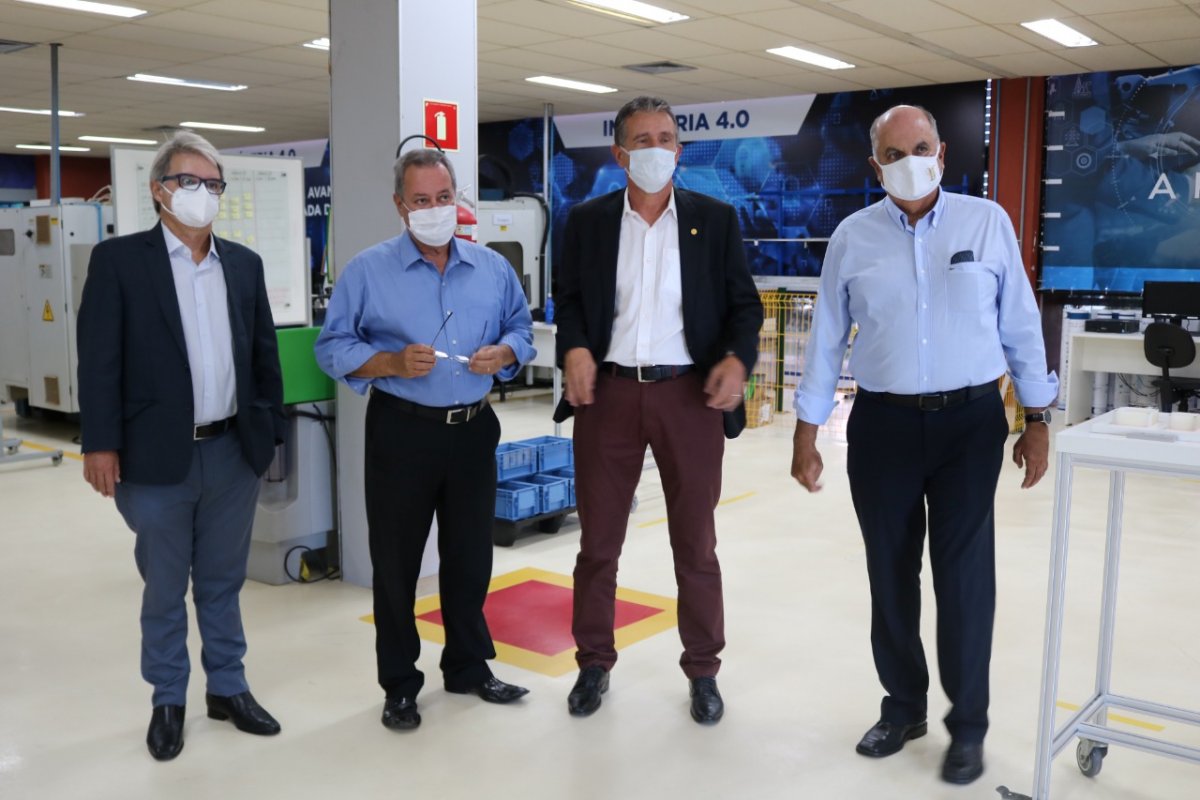 Ao lado de ministro, presidente da Faeb participa do lançamento de linha emergencial de crédito rural