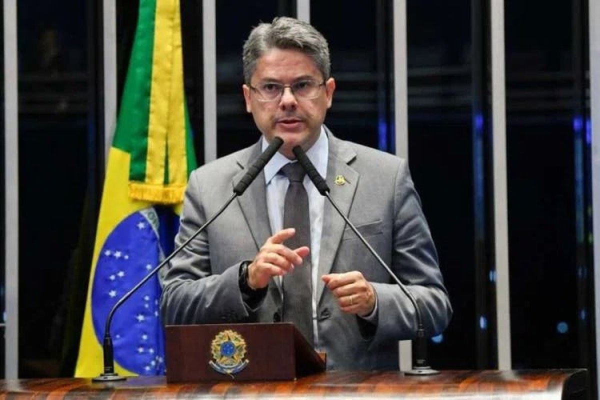 Alessandro Vieira, ex-pré-candidato à presidência, deixa o Cidadania 