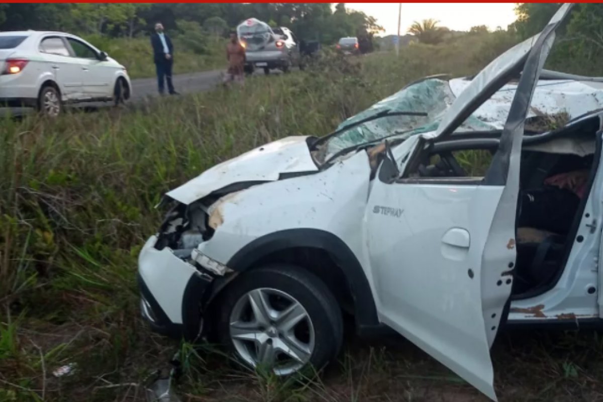 Médico de 37 morre após carro capotar entre Ilhéus e Una, no sul da Bahia
