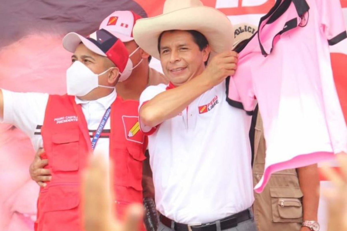 Processo de impeachment contra presidente Pedro Castillo é aberto no Peru